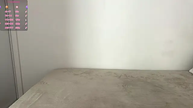 HallieHollo live