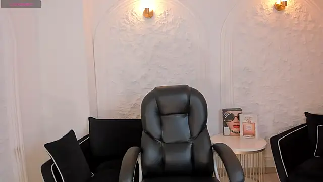 ArianaDumont live