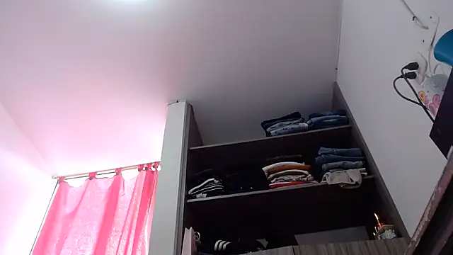 nicolle_milf1978 live