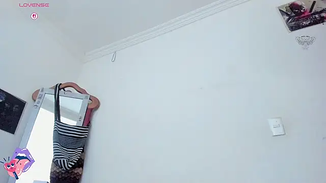 ghostwomaan live