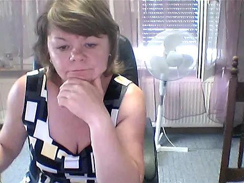 MoonLady40 live
