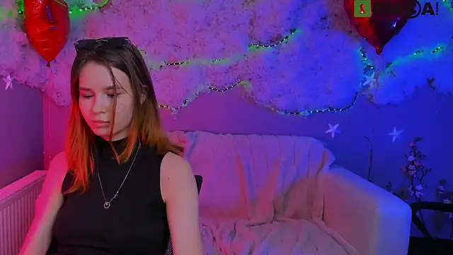 caroline_honeyy live