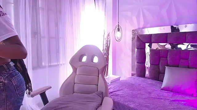 Queen_perla_ live