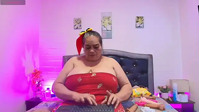 QueenMatturex live