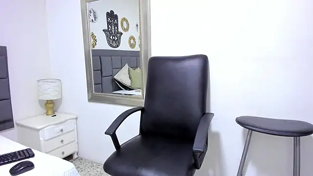 victoria_villalobos23 live