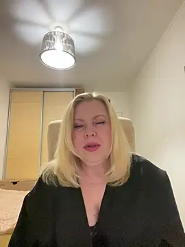 JanieLight53 live