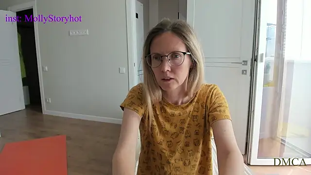 MollyStory live