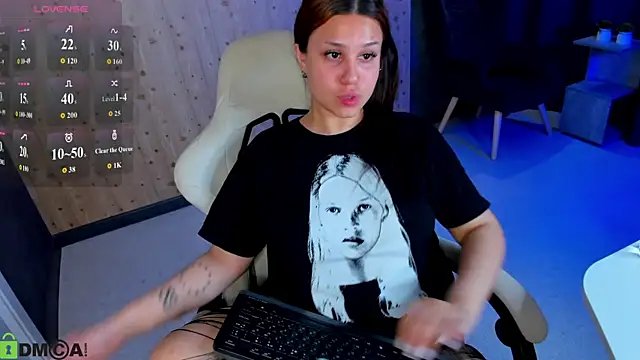 nicolewoss live