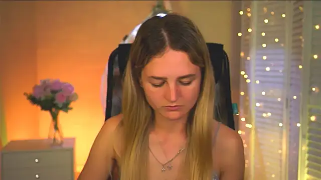 DeboraLarson live