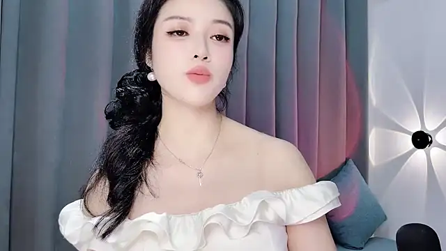 Momo-Wow live
