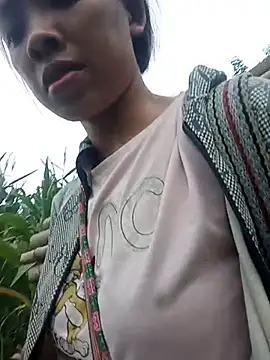 Jade-ee live