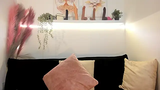 Ariana_blonde live