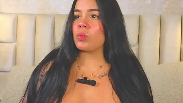 EmilyQueen3x live