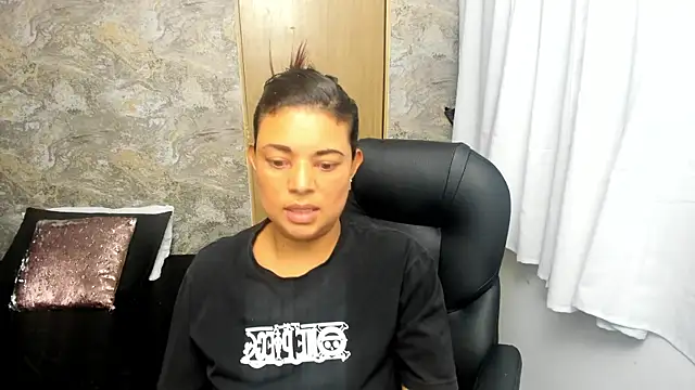 ChloeSmith9 live