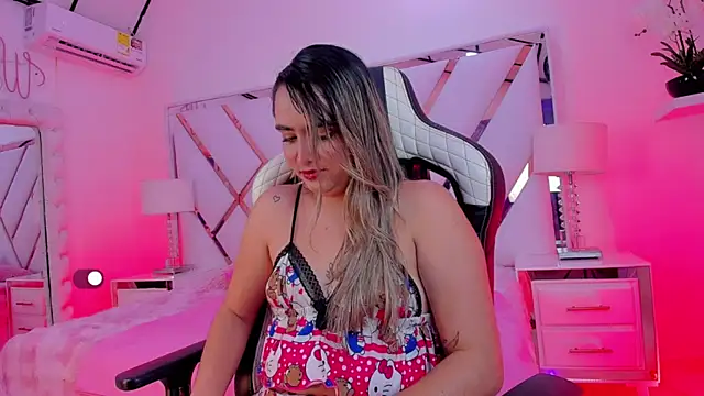 lauren_sofiaa live