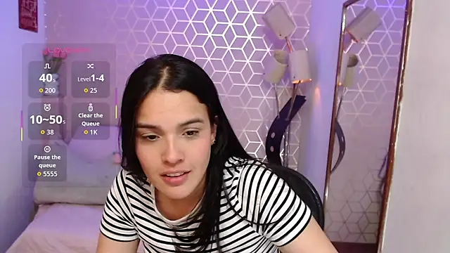 Victoria_Pivet live