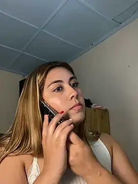 _BellaSmith_ live