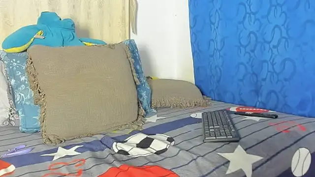 Lara_vela live