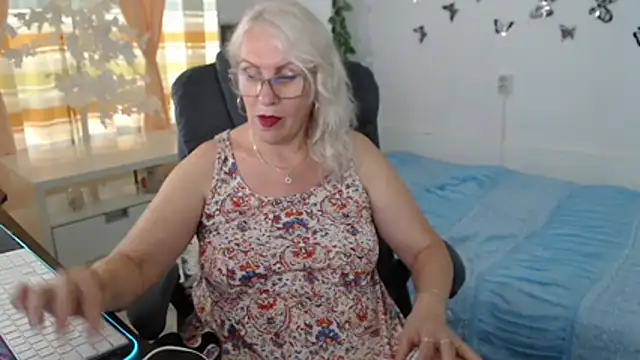 Ghertrude52 live