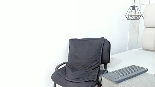 Bella_adamss_ live