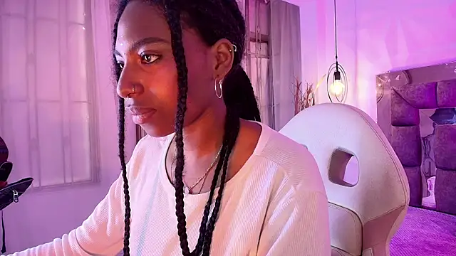 Queen_perla_ live
