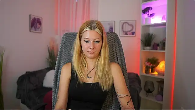 EmilySwann_ live