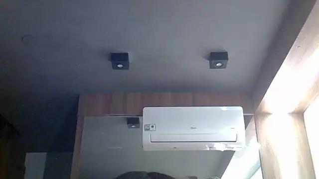 SkinnyKitten live