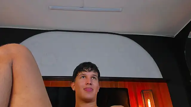 Leo_Savage_ live